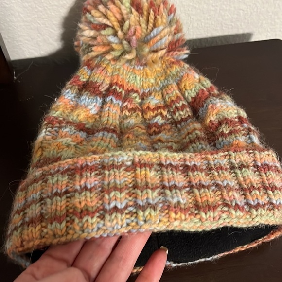 Multicolor Pom Pom Knit Beanie S/M - Picture 3 of 4